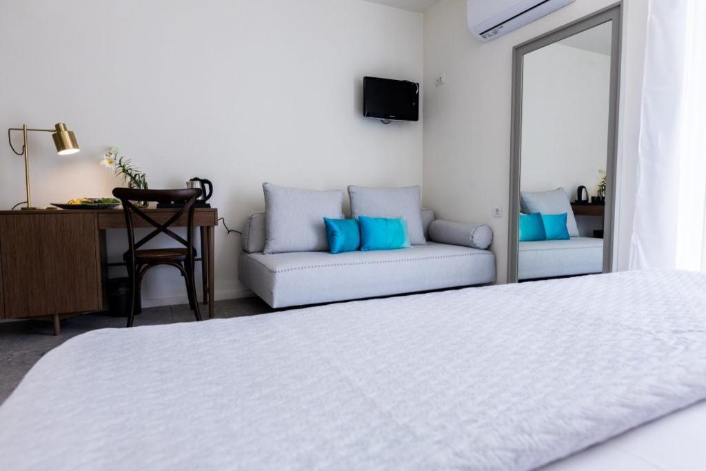 Lemon Tree House Aparthotel Karpathos Town  Exterior photo